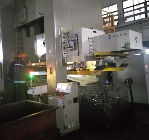 小型三次元雙桿機(jī)械手